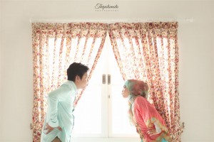 Foto Tips Foto Prewedding Hijab dengan Gaya Modern by Thepotomoto Photography