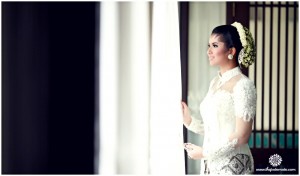 Foto Riasan Pengantin Adat Jawa Untuk Pernikahan Atau Wedding by Thepotomoto Photography  Foto Riasan Pengantin Adat Jawa Untuk Pernikahan Atau Wedding by Thepotomoto Photography