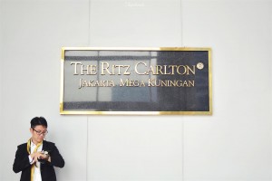 Sumber foto : http://www.thepotomoto.com/wedding_jakarta_steffipeter.html