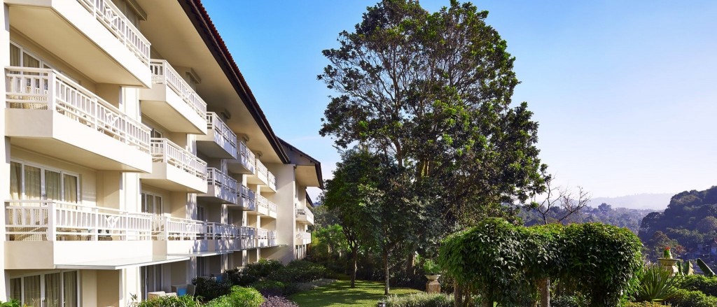 Towers-Garden-view-to-the-Towers-Room-1-1.2