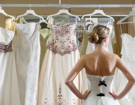 DOs dan DON’Ts Dalam Memilih Gaun Pengantin yang Tepat