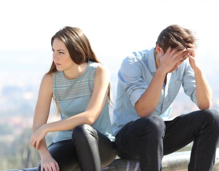 Kiat Atasi Pasangan yang Terkesan “Cuek” Saat Rencanakan Pernikahan…