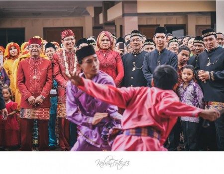 Prosesi Palang Pintu Pernikahan Adat Betawi