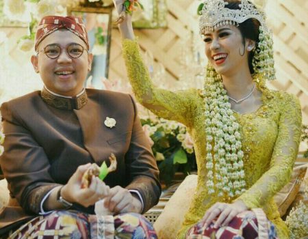 Prosesi Pernikahan Adat Sunda, dari Ngalamar hingga Pabetot Bakakak