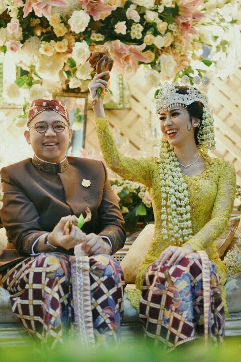 Prosesi Pernikahan Adat Sunda, dari Ngalamar hingga ...