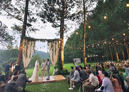 Jenis Dress Code Pernikahan, Awas Jangan Sampai “Saltum”!