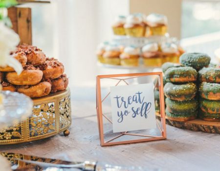 Sedang Viral, Gubukan Pesta Resepsi Kekinian dari Indomie sampai Sushi Tei