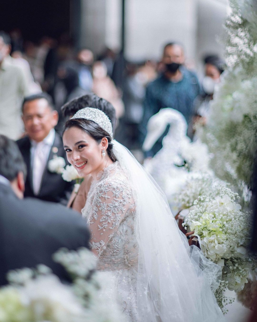 Pernikahan Impian Chelsea Islan dan Rob Clinton