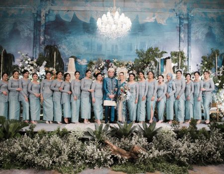 Pesona Warna Teal Blue pada Pernikahan Adat Padang Atthira Aswan