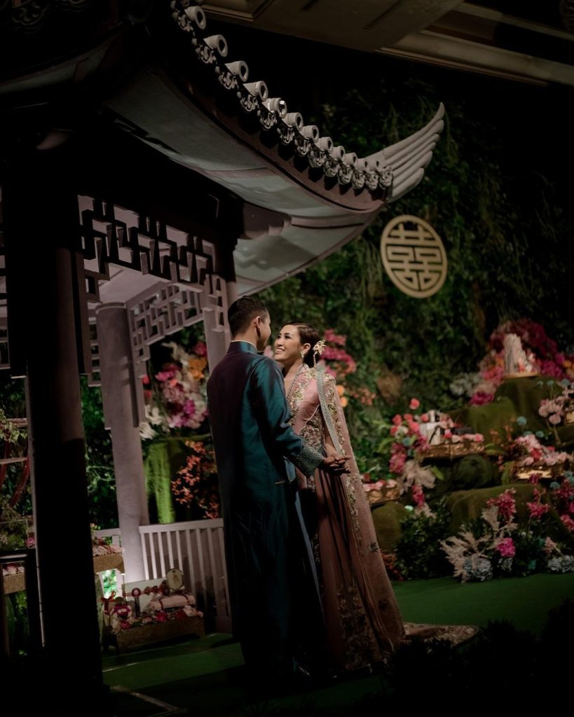 Warga Melayu berpartisipasi dalam tradisi Songgot Menyonggot