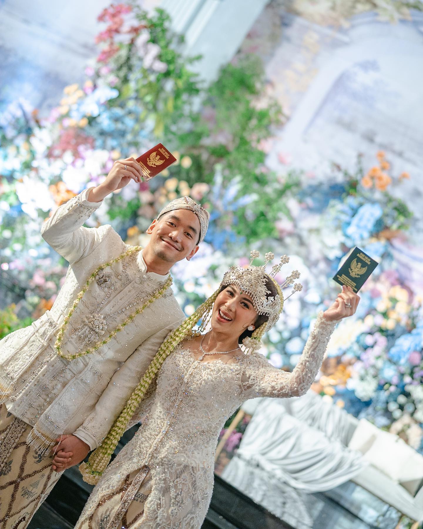 Romantisme pernikahan Adinda Thomas dan Raka Akmal
