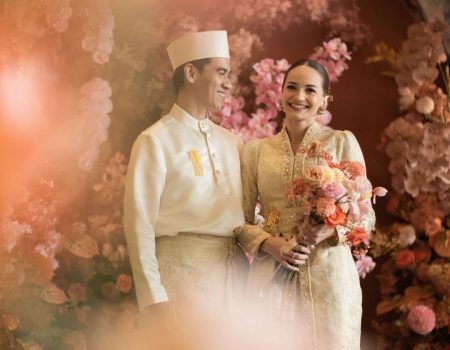 Serasi dan Eye Catchy: Inspirasi Warna Kebaya Lamaran Untukmu!
